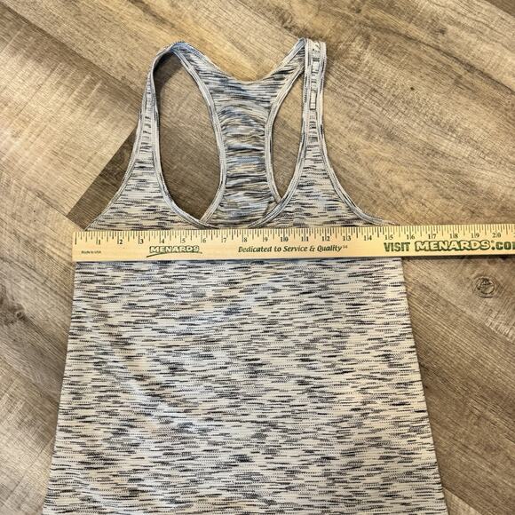Lululemon Essentials Tank In Black And Gray Light Weight, Size 6 - Picture 5 of 6